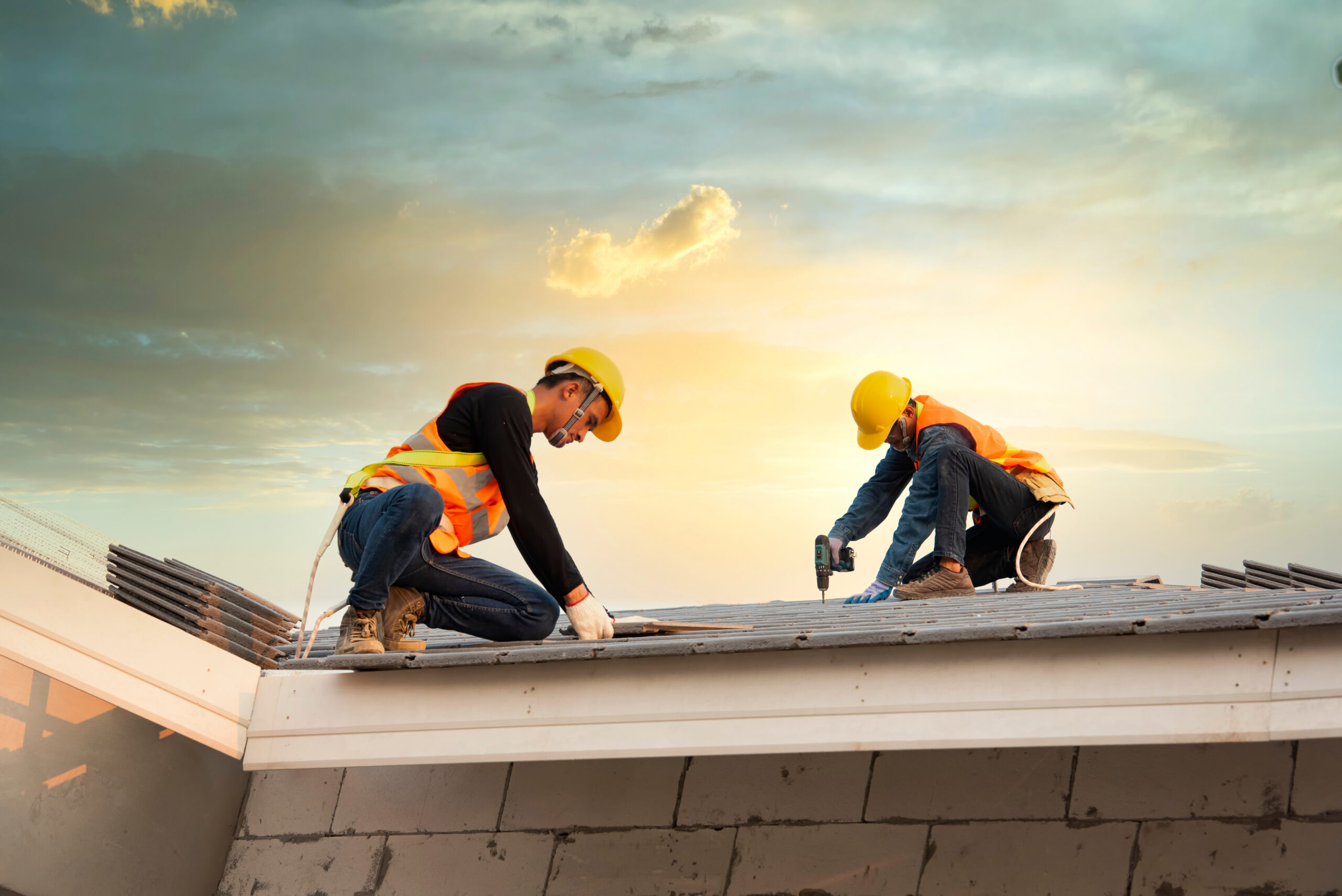 Roof Repair Near Me vs Roof Replacement: A Homeowner’s Guide for East Texas Properties